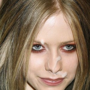 Avril Lavigne image 085