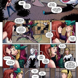 Ghost Spider VS. Green Goblin (Tracy Scops Comics) image 004